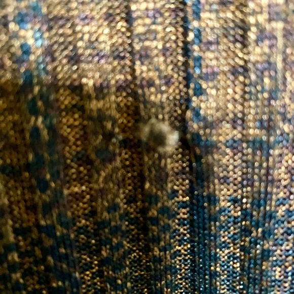 Premise Golden Brown Metallic V Neck. Three-Quarter cuffed Sleeves. Size XS - Picture 10 of 10